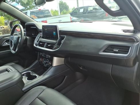 Used 2023 Chevrolet Suburban Z71 w/ Luxury Package AWD/4WD image 16