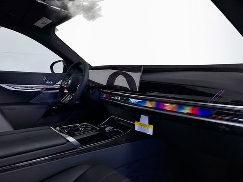 Used 2026 BMW i7 xDrive60 image 33