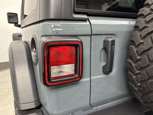 Used 2024 Jeep Wrangler Sport AWD/4WD image 19