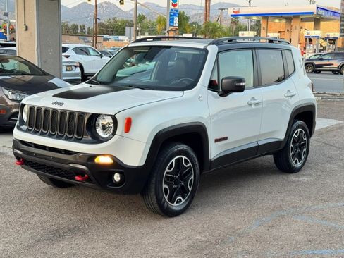 Used 2017 Jeep Renegade Trailhawk w/ Premium Trailhawk Package AWD/4WD image 7