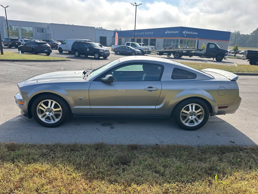 Used 2009 Ford Mustang Coupe RWD image 10