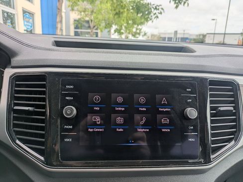 Used 2021 Volkswagen Atlas SEL FWD image 10