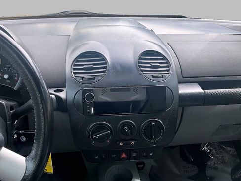 Used 2001 Volkswagen Beetle GLX FWD image 6
