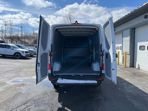 Used 2026 Mercedes-Benz Sprinter 2500 image 7