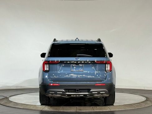 Used 2025 Ford Explorer Active w/ Active Comfort Package image 7