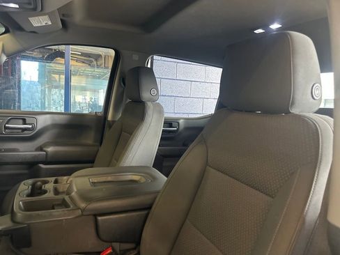 Used 2020 Chevrolet Silverado 1500 Custom w/ Custom Value Package image 9