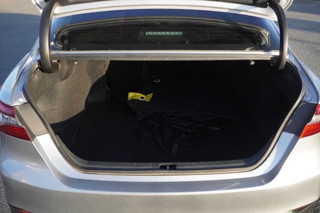 Used 2021 Toyota Camry XLE w/ Carpet Mat Package (TMS) FWD image 39