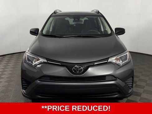 Used 2018 Toyota RAV4 LE FWD image 2