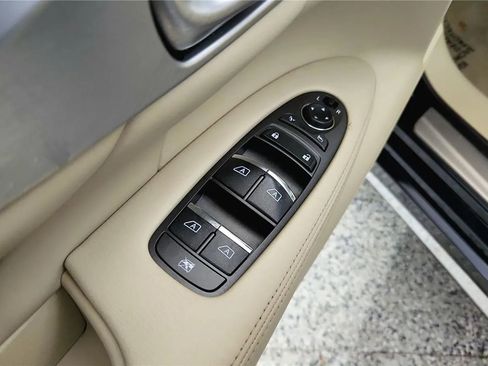 Used 2016 INFINITI Q70 L 3.7 AWD/4WD image 30