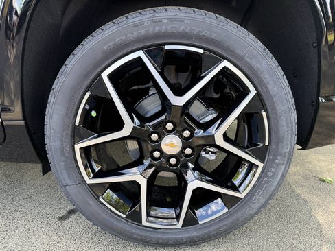 New 2026 Chevrolet Traverse High Country w/ LPO, Floor Liner Package FWD image 37