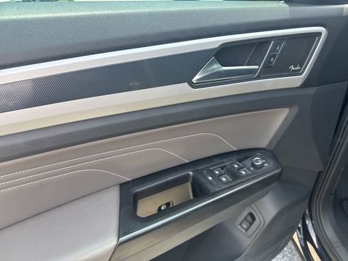 Used 2021 Volkswagen Atlas SEL Premium image 18