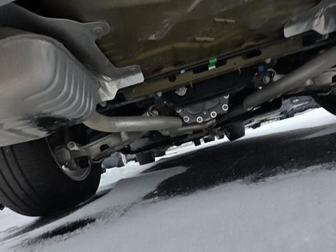 Used 2023 Ford Explorer XLT w/ Equipment Group 202A image 9