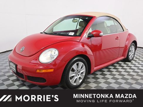Used 2010 Volkswagen Beetle Convertible FWD image 1