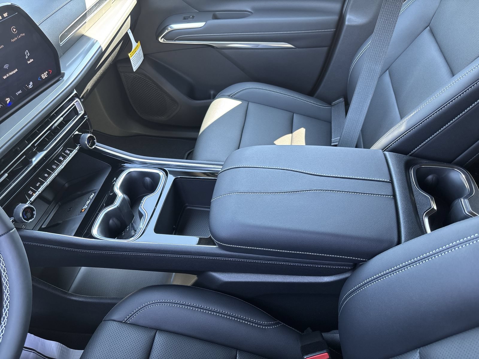 New 2027 Chevrolet Traverse LT FWD image 23