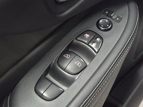 Used 2024 Nissan Murano SV image 23