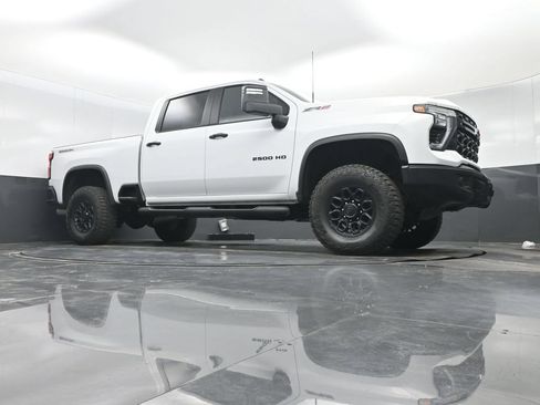 Used 2024 Chevrolet Silverado 2500 ZR2 w/ ZR2 Bison Edition AWD/4WD image 41