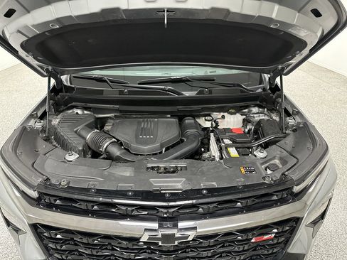 Used 2024 Chevrolet Traverse Z71 AWD/4WD image 16