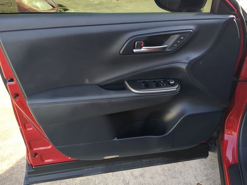 Used 2023 Toyota Crown Limited image 13