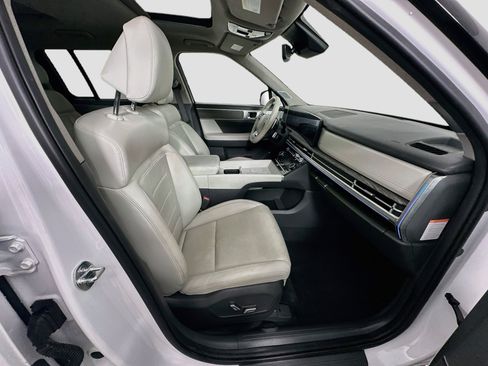 Used 2025 Hyundai Santa Fe Limited FWD image 35