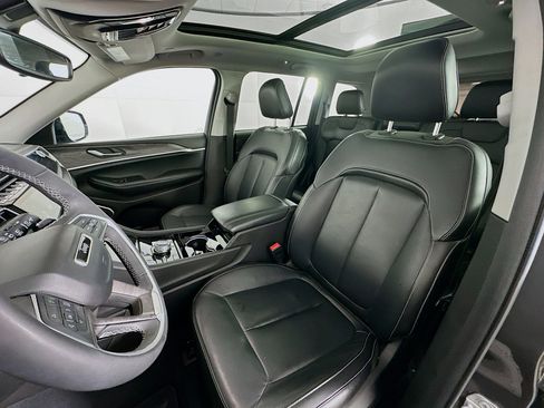 Used 2022 Jeep Grand Cherokee Limited 4xe image 13