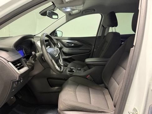 Used 2024 GMC Terrain SLE w/ Driver Convenience Package FWD image 12