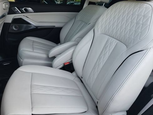 Used 2026 BMW X7 M60i AWD/4WD image 16