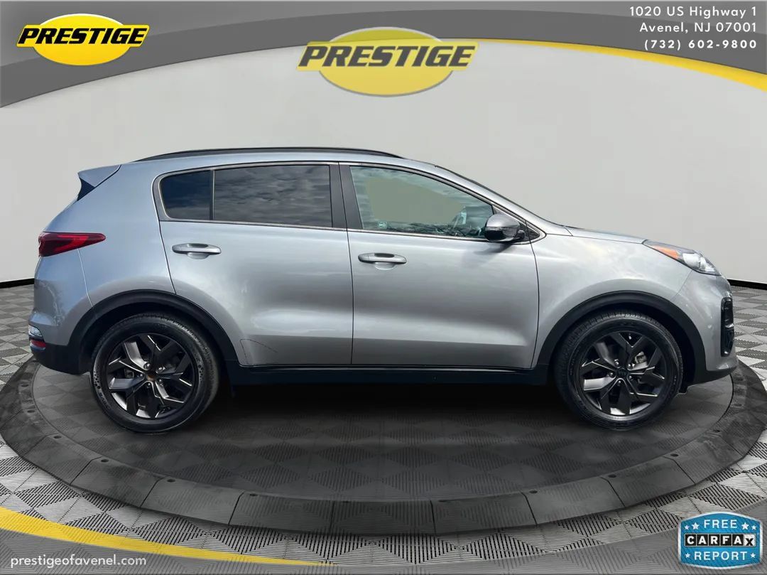 Used 2022 Kia Sportage Nightfall Edition FWD image 4