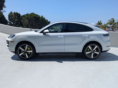 New 2025 Porsche Cayenne E-Hybrid image 2