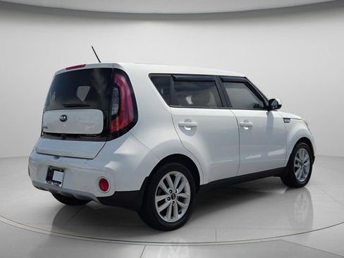 Used 2019 Kia Soul + FWD image 7