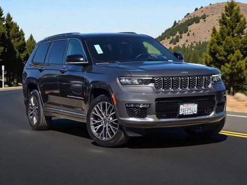 Used 2022 Jeep Grand Cherokee L Summit image 2