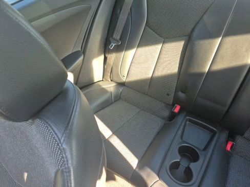 Used 2012 Hyundai Veloster w/ Style Pkg image 25