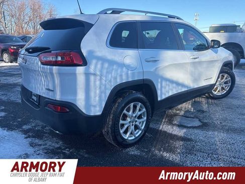 Used 2017 Jeep Cherokee Latitude image 4