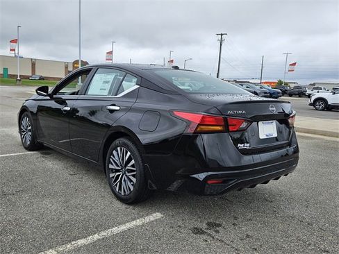 New 2025 Nissan Altima 2.5 SV image 9