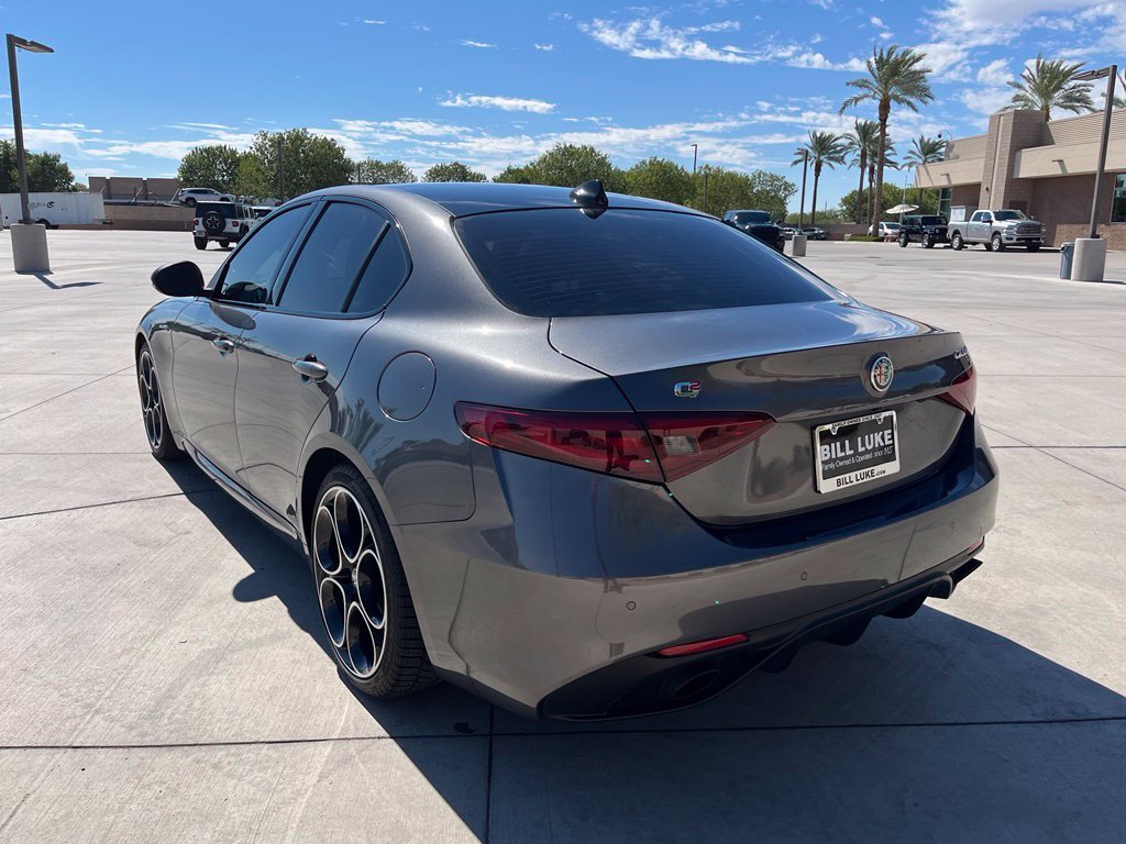 Used 2023 Alfa Romeo Giulia Veloce RWD image 9