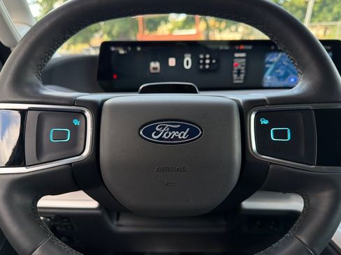 Certified 2025 Ford Expedition Active AWD/4WD image 28