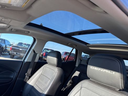 Used 2023 GMC Terrain Denali w/ Denali Premium Package image 18