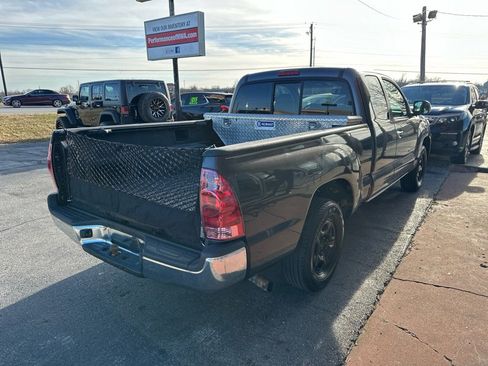 Used 2012 Toyota Tacoma Access Cab Auto 2WD image 5