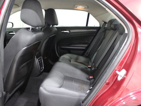 Used 2019 Chrysler 300 Touring w/ Sport Appearance Package image 24