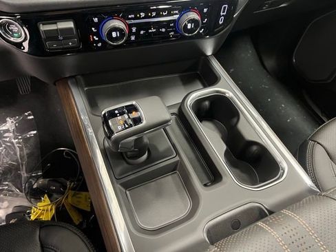 New 2026 Chevrolet Silverado 1500 High Country w/ Technology Package AWD/4WD image 12