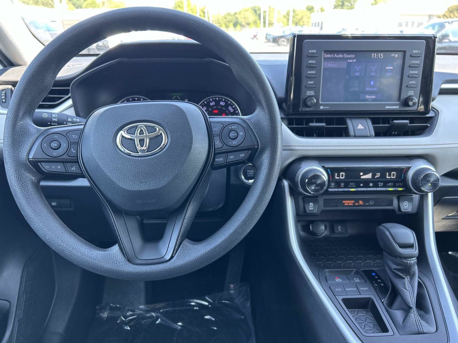 Used 2020 Toyota RAV4 XLE FWD image 13