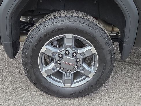 Used 2025 GMC Sierra 2500 SLT w/ SLT Premium Package AWD/4WD image 7