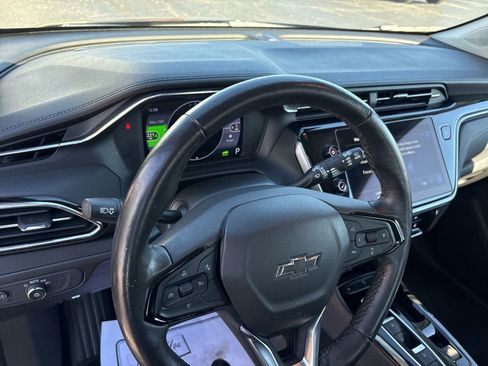 Used 2022 Chevrolet Bolt EUV LT w/ Comfort Package image 22
