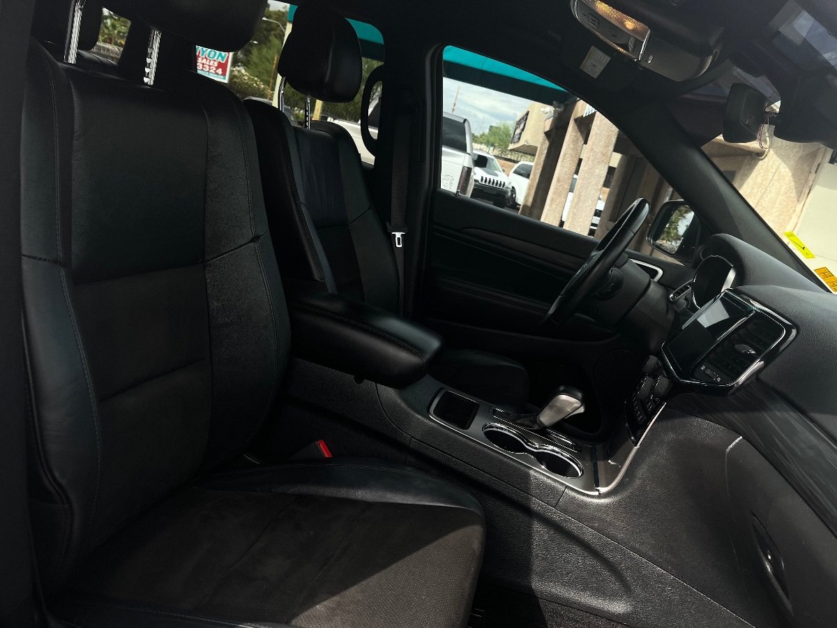 Used 2020 Jeep Grand Cherokee Altitude RWD image 36