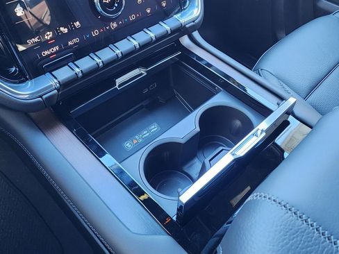 New 2026 GMC Yukon XL Denali w/ Denali Reserve Package image 36