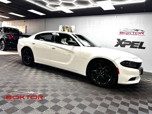 Used 2022 Dodge Charger SXT w/ Blacktop Package image 1