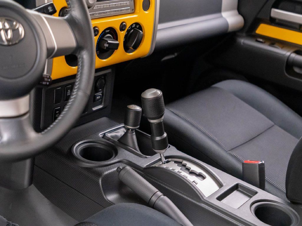 Used 2007 Toyota FJ Cruiser 4WD w/ Upgrade Pkg 2 image 14