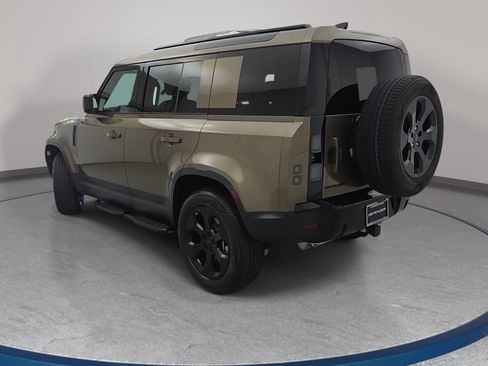Used 2026 Land Rover Defender 110 S AWD/4WD image 7