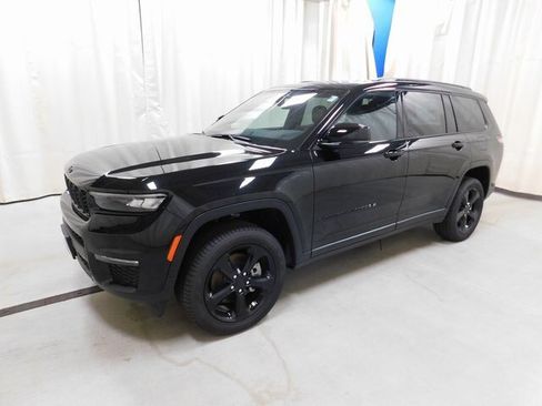 New 2025 Jeep Grand Cherokee L Limited w/ Black Appearance Package image 17