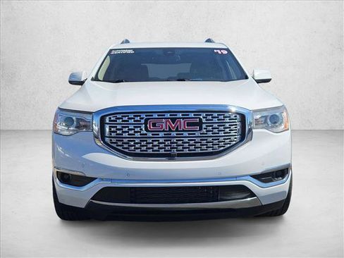 Used 2019 GMC Acadia Denali w/ Technology Package FWD image 2