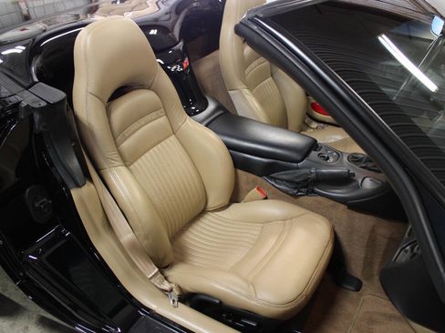 Used 1999 Chevrolet Corvette Convertible w/ Memory Pkg RWD image 33